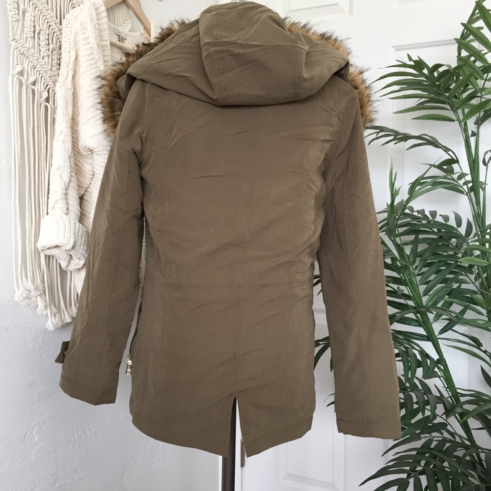 ❗️One  Left❗️NWT Olive Green Fur Hoodie Jacket - Picture 2 of 7